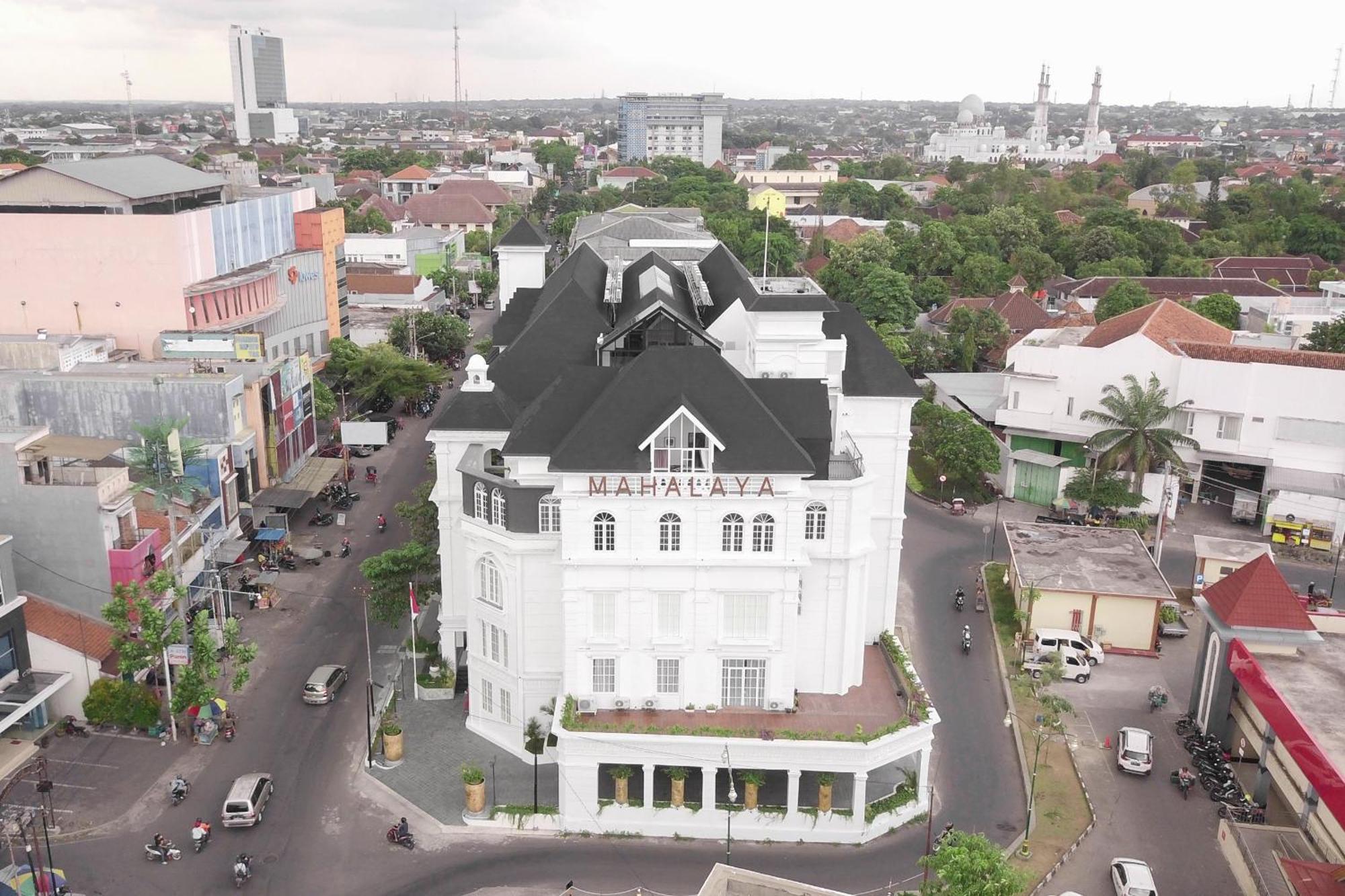 Mahalaya The Legacy Hotel Surakarta  Экстерьер фото