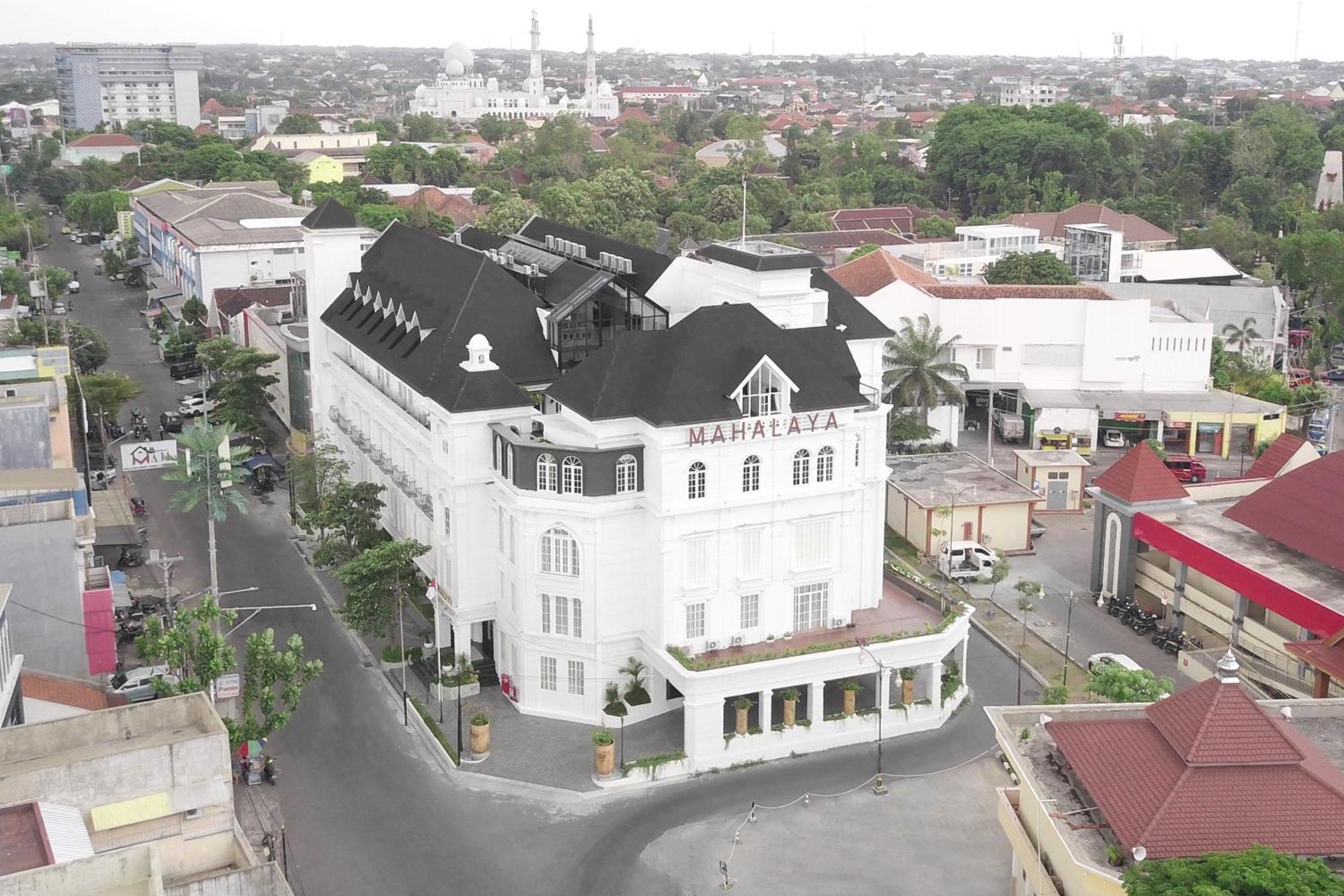 Mahalaya The Legacy Hotel Surakarta  Экстерьер фото