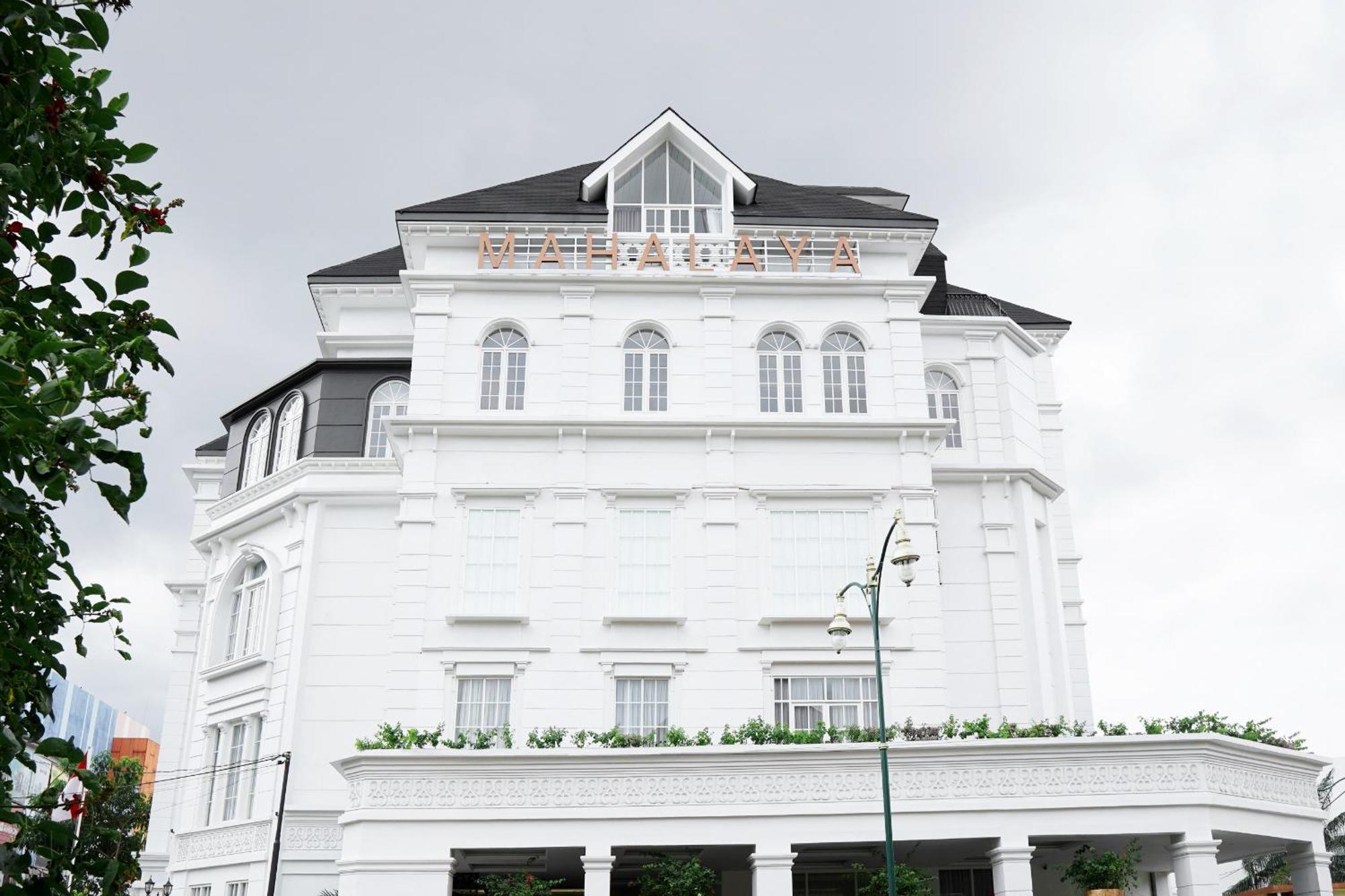 Mahalaya The Legacy Hotel Surakarta  Экстерьер фото