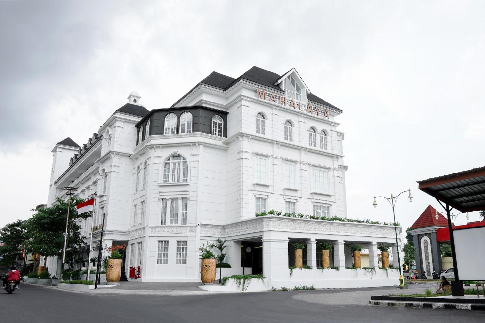 Mahalaya The Legacy Hotel Surakarta  Экстерьер фото